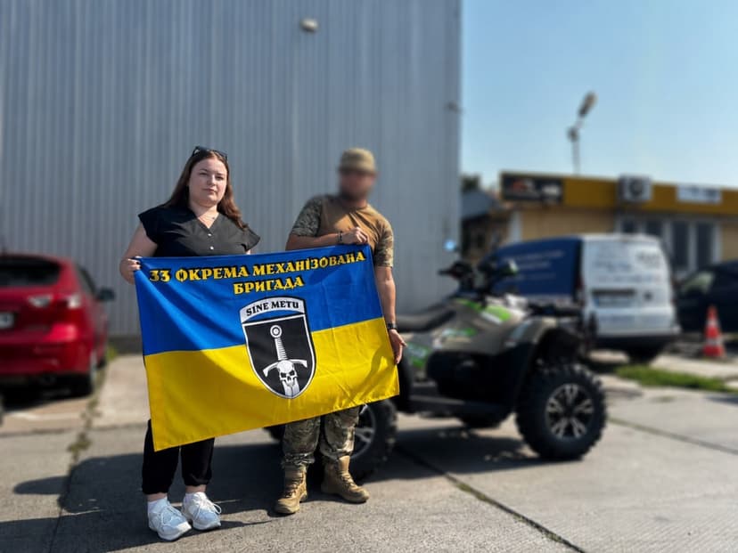 Команда ТОВ «Ламбер Трейд Маркет» передала військовим квадроцикли для використання під час виконання службових завдань.